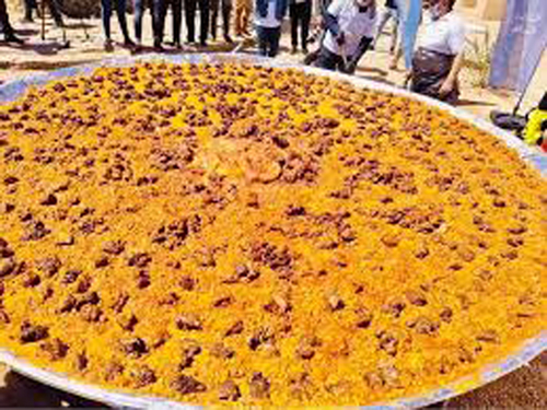 مقترنة بليلة القدر ..القصعة القديمة عادة متوارثة منذ 1733 بفريانة